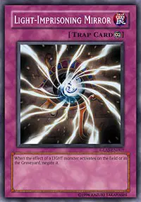 Light-Imprisoning Mirror